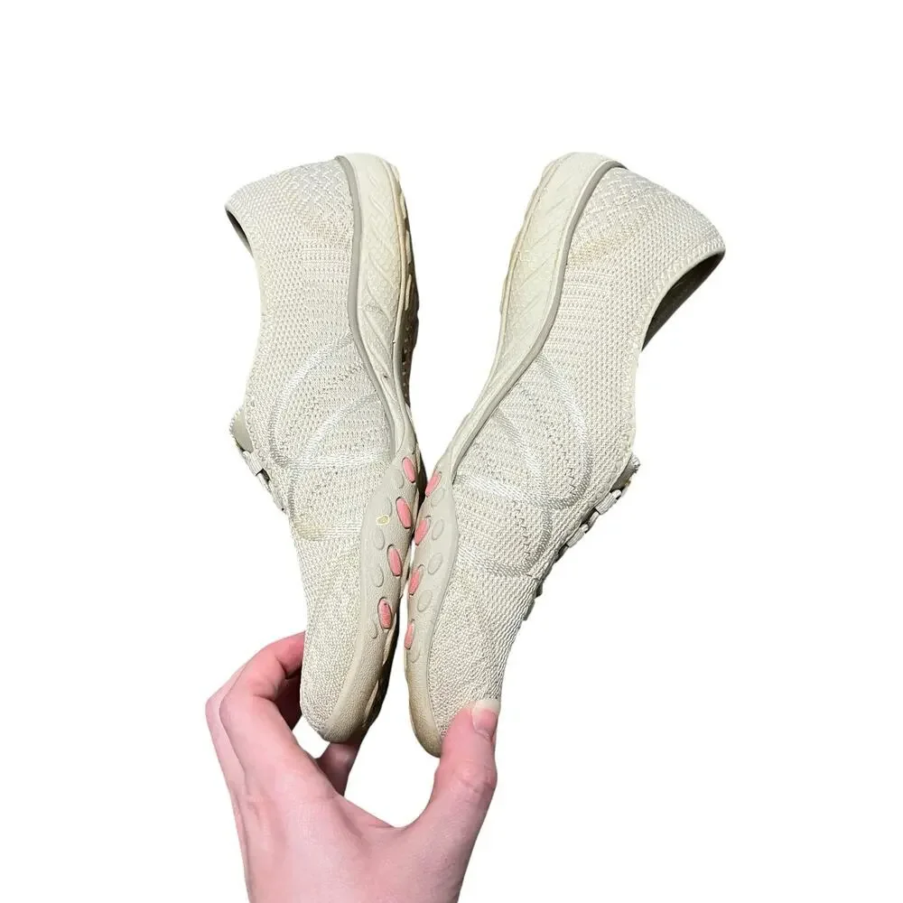SKECHERS Relaxed Fit Breathe Air Cooled Beige Slip On Shoe Size 8.5